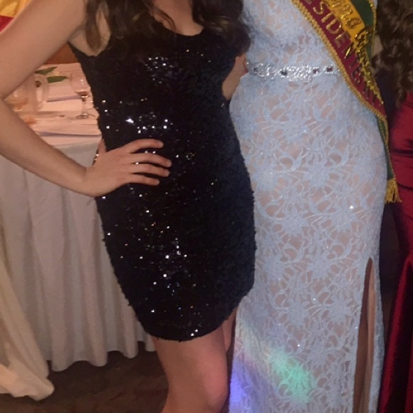 Mini black dress - Picture 6 of 6